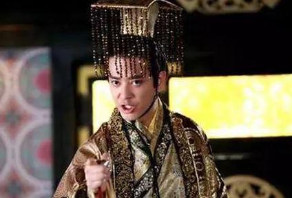 皇帝之位是无数人打破头都抢不到的位置 此人当皇帝一年后就主动禅让了