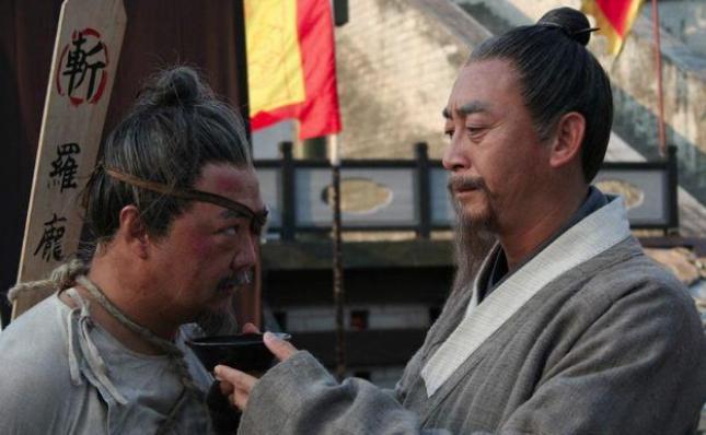 他是与秦桧齐名的大奸臣,死后无人安葬