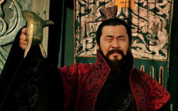 他帮曹操打天下,举荐一谋士却坑了曹家五代人