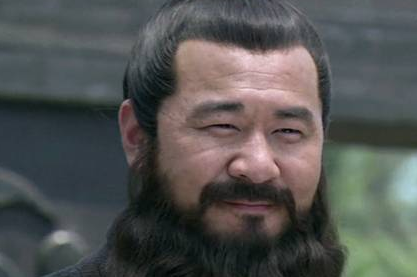 曹操居于邺城时，是谁在许都看守天子
