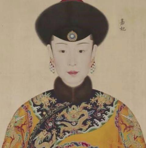 金佳氏:38岁时还被翻牌子,为乾隆生了4个孩子