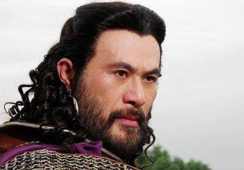 历史告诉我们不要随便评价一个人！杜甫曾在此人身上栽了个跟斗！