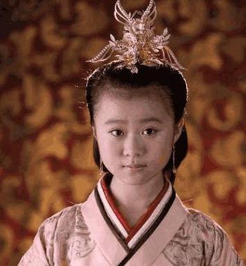 张嫣11岁嫁给亲舅，婚后29年不孕的原因是什么