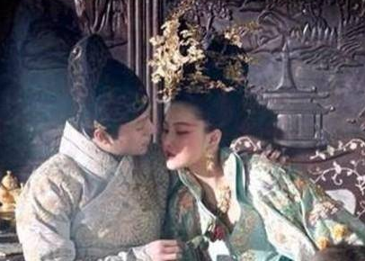 万安为什仫要叫万贵妃为姑姑