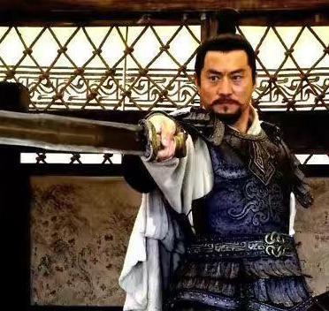 到底是谁斩了华雄