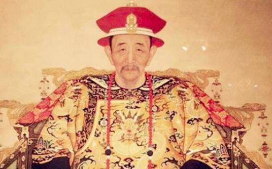 乾隆主动禅位给嘉庆,当了三年太上皇,真相是什么