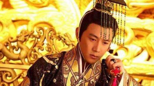 皇后被大臣毒死,皇帝为复仇忍辱负重5年终于反击成功!
