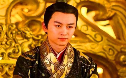 皇后被大臣毒死,皇帝为复仇忍辱负重5年终于反击成功!