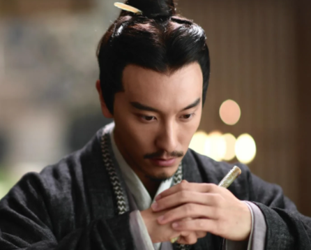 郭嘉作为三国第一谋士 同时期的谋士都比不上他吗