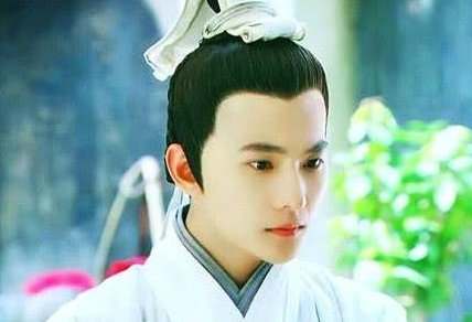 张策：五代十国经学家，年少时就能鉴别古董的真假