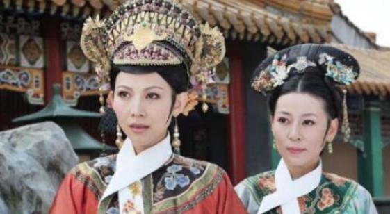 清朝姐妹花同进后宫,姐姐当皇后,妹妹无宠无子