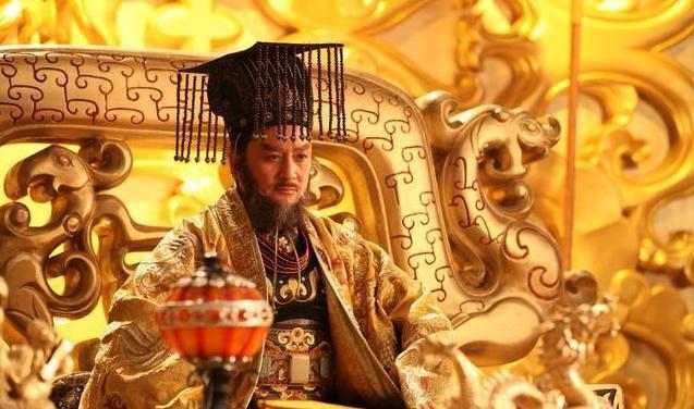 有人在禅让仪式上大摇大摆走了,让新皇帝出丑,为何却安然无恙?