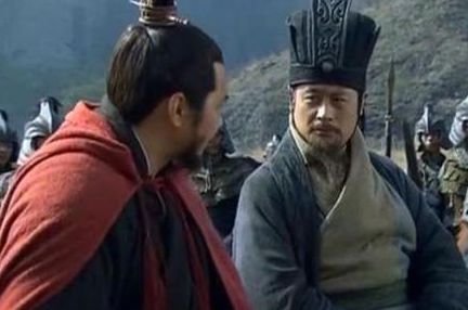 诸葛亮是一个奇才，为何曹操从未想过招揽他呢