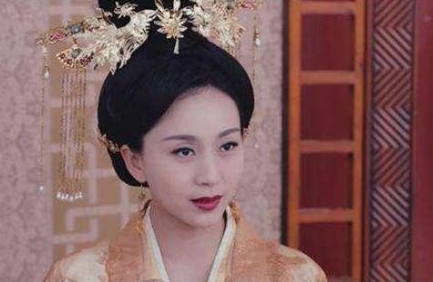 她容貌倾城被封为皇后,最后为何被迫嫁给儿子