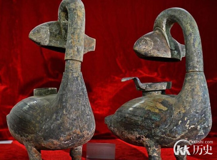 最新考古发现：南昌海昏侯墓出土铜火锅