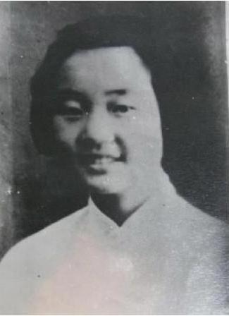 张露萍:女本柔弱,为国则刚