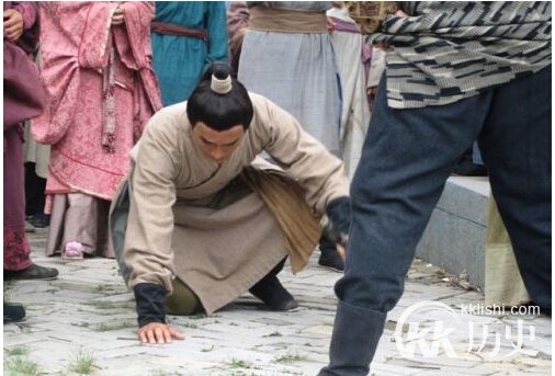 揭秘：历史上的韩信为何忍受胯下之辱的真相