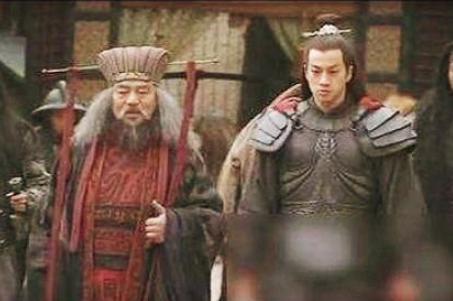 董卓犯的最大错误是跟吕布抢貂蝉