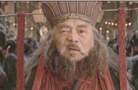 董卓犯的最大错误是跟吕布抢貂蝉
