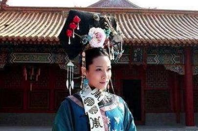 她和皇子结婚两年后就去世了,后来被追封为皇后