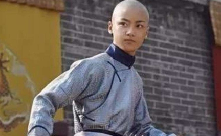 永璇作为乾隆的第八子,为何能在皇权的斗争中活下来