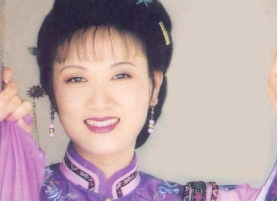 她是康熙最赏识的妃子,两件小事足以表明