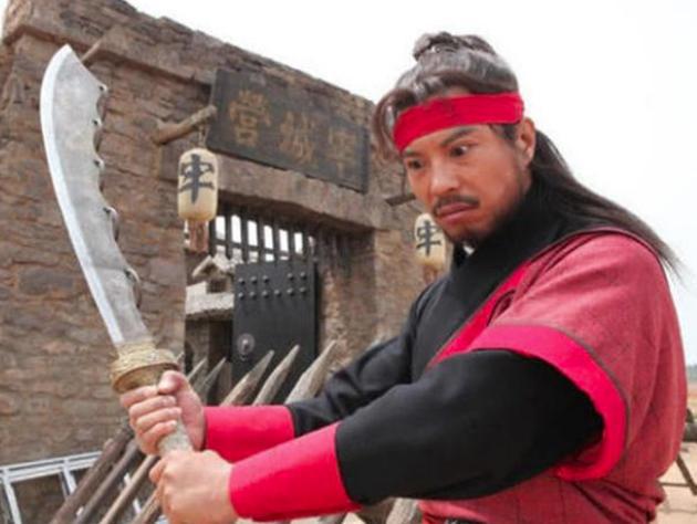 犯人刚要行刑,皇帝问:你叫什么