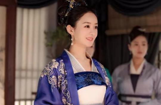 丫环和小姐同嫁一夫,小姐死后,丫环成皇后