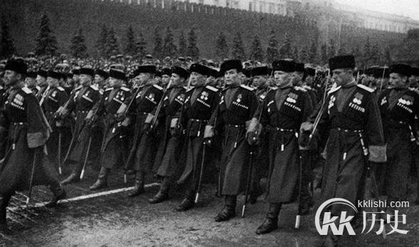 解密：抗战胜利后苏联介入操纵中国内战纪实
