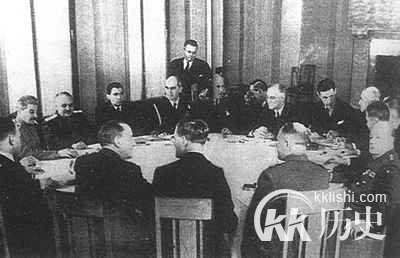 解密：抗战胜利后苏联介入操纵中国内战纪实
