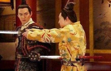 同样是造反李世民敢对他老爹下手 而朱棣手握重兵却不动呢