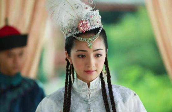 阿巴亥:12岁嫁43岁枭雄,生下3个战神儿子