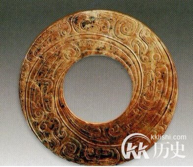 西周玉器：简述西周玉器的铸造特点及特征？