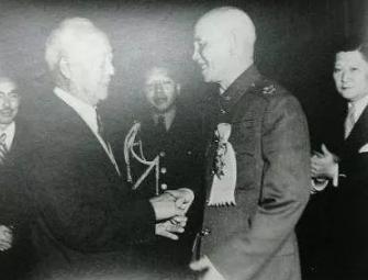 李承晚被视为“半岛罪人”，为何还是有人将其称为“国父”