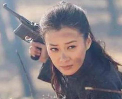 东北美女土匪 民国匪首驼龙简介