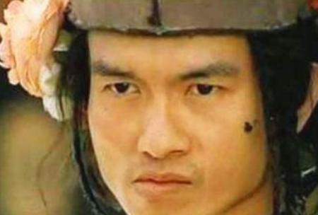 周通：本领低微，被鲁智深暴打，上阵被一刀秒杀