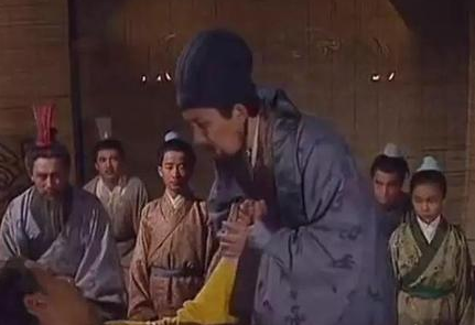 历史上的诸葛亮到底是什么样的 诸葛亮是忠于汉室还是忠于刘备