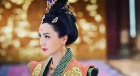 李成器心甘情愿不当太子，把太子位让给弟弟，弟弟登基后成为千古一帝