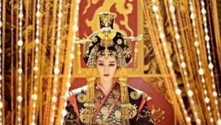 李成器心甘情愿不当太子，把太子位让给弟弟，弟弟登基后成为千古一帝