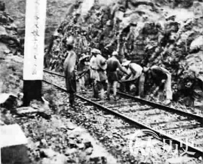 八路军辣椒炮弹打碉堡：日军抱头鼠窜

