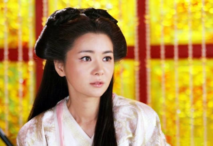 10岁进宫15岁生子,张丽华的一生经历了什么