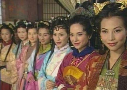 乾隆天天想着出去玩 他的钱究竟是什么来的呢