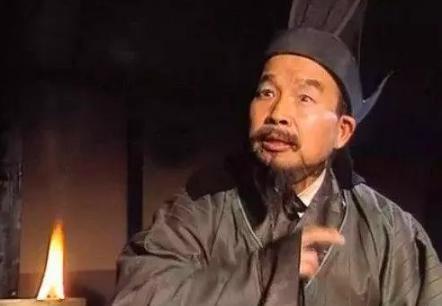 东汉末年这个人一个建议,开启了三国历史!古代和现代人对于他的评价很不同