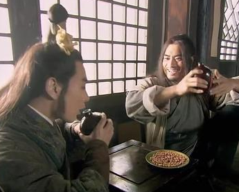 武松明知道施恩时恶棍，为何还要帮他