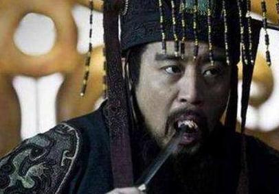 第一个穿黄色龙袍的人是谁 为何黄色会成为帝王的象征呢
