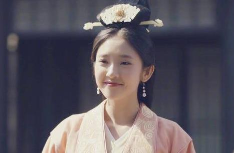三国美女蓬头发垢却吸引了他的注意,最后因不肯做皇后被赐死!