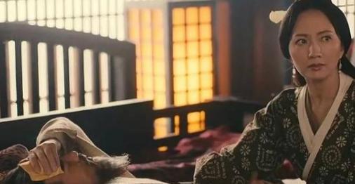 三国美女蓬头发垢却吸引了他的注意,最后因不肯做皇后被赐死!