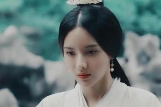 三国美女蓬头发垢却吸引了他的注意,最后因不肯做皇后被赐死!