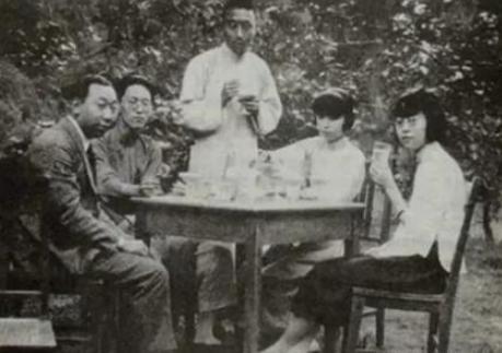 她为丈夫放弃学业却遭到埋怨,最后成为女强人