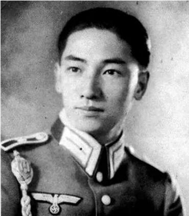佩戴雪绒花的男人:德军王牌狙击手马豪斯·海泽瑙尔和约瑟夫·塞普·艾勒伯格